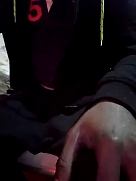 Snapshot of rasta9007 chatting on April 1, 10:16 am rasta9007 online show from April 1, 10:16 am