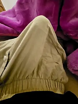 Snapshot of rasta9007 chatting on April 7, 8:15 am rasta9007 online show from April 7, 8:15 am