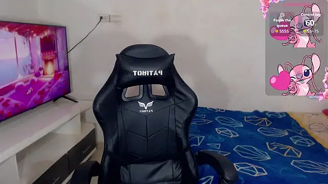 DannaDocell online show from April 16, 10:16 am