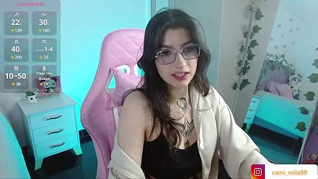 Snapshot of cami_mila9 chatting on January 8, 4:02 am cami mila9 online show from January 8, 4:02 am