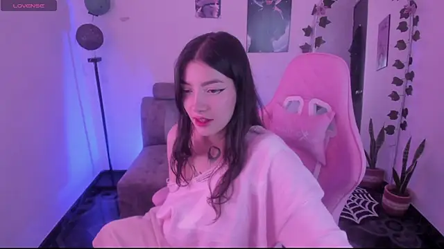 Snapshot of cami_mila9 chatting on September 20, 8:10 pm cami mila9 online show from September 20, 8:10 pm