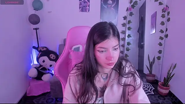 Snapshot of cami_mila9 chatting on October 13, 10:10 pm cami mila9 online show from October 13, 10:10 pm