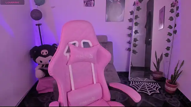 Snapshot of cami_mila9 chatting on October 15, 8:09 pm cami mila9 online show from October 15, 8:09 pm