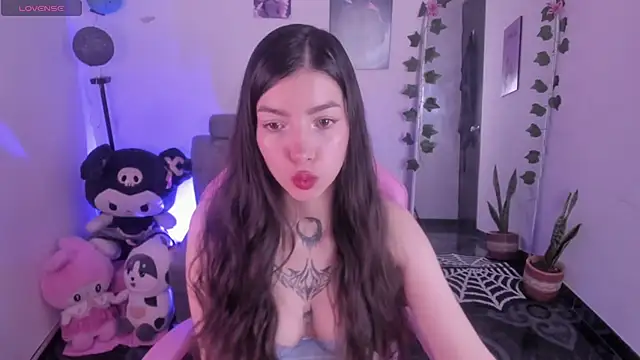 Snapshot of cami_mila9 chatting on October 28, 11:18 pm cami mila9 online show from October 28, 11:18 pm