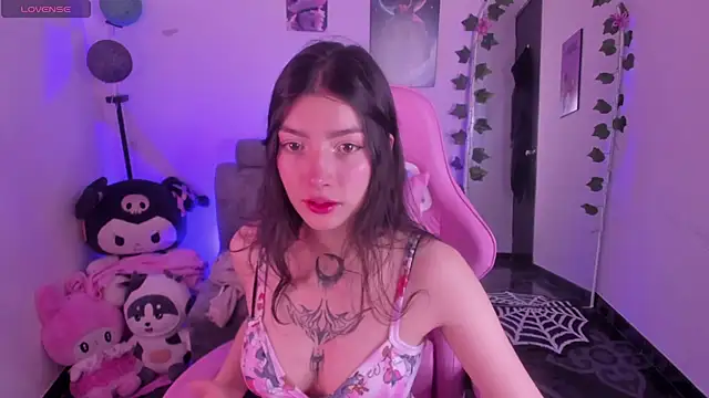 Snapshot of cami_mila9 chatting on November 6, 9:59 pm cami mila9 online show from November 6, 9:59 pm