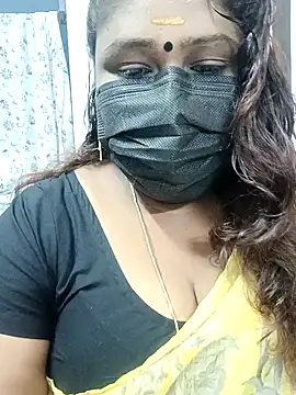 Snapshot of simran21 chatting on December 18, 2:28 pm simran21 online show from December 18, 2:28 pm