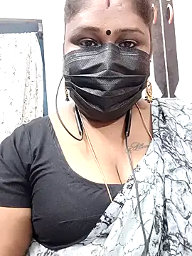 Snapshot of simran21 chatting on December 29, 9:20 pm simran21 online show from December 29, 9:20 pm