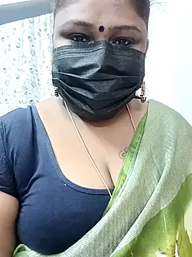 Snapshot of simran21 chatting on January 8, 2:56 pm simran21 online show from January 8, 2:56 pm