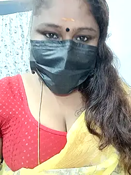 Snapshot of simran21 chatting on February 28, 5:37 pm simran21 online show from February 28, 5:37 pm