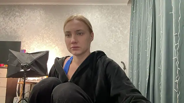 Snapshot of AnneBall chatting on December 29, 3:57 pm AnneBall online show from December 29, 3:57 pm
