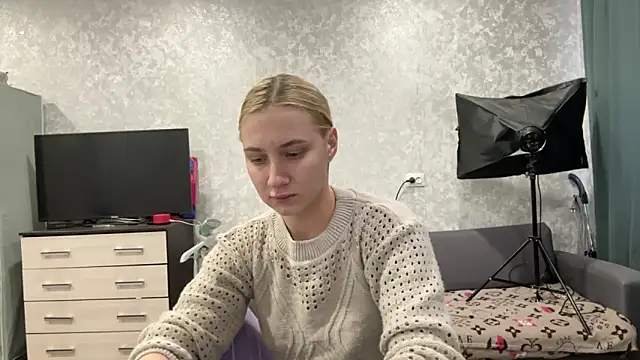 Snapshot of AnneBall chatting on January 23, 12:19 pm AnneBall online show from January 23, 12:19 pm