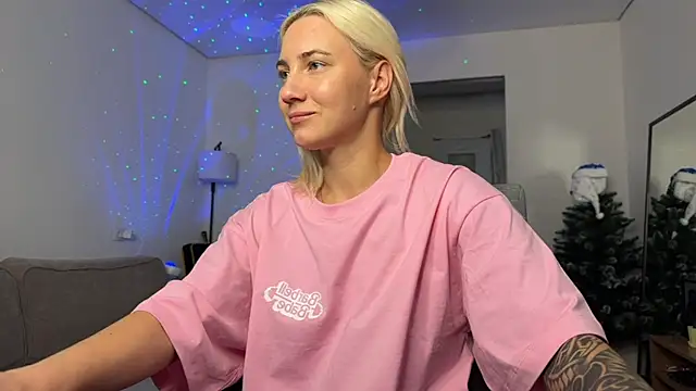 Snapshot of AnneBall chatting on February 20, 12:49 pm AnneBall online show from February 20, 12:49 pm