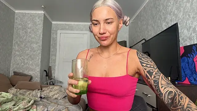 Snapshot of AnneBall chatting on March 3, 8:09 am AnneBall online show from March 3, 8:09 am