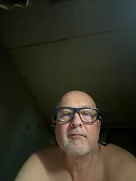 Snapshot of lam007 chatting on August 1, 7:13 pm lam007 online show from August 1, 7:13 pm