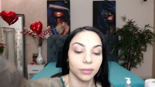 Snapshot of MissJuliax chatting on February 28, 5:59 am MissJuliax online show from February 28, 5:59 am
