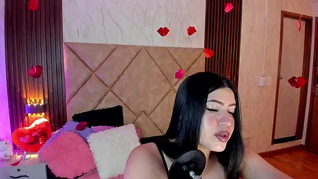 Snapshot of SummersAngel chatting on March 4, 3:18 pm SummersAngel online show from March 4, 3:18 pm