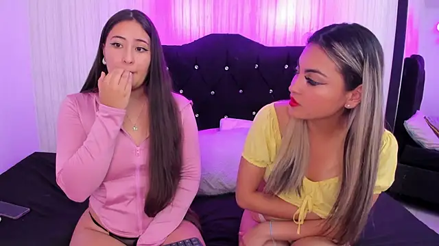 Snapshot of alice_dakota chatting on December 12, 3:43 am alice dakota online show from December 12, 3:43 am