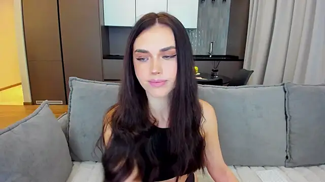 Snapshot of sexyangeloux chatting on December 18, 6:14 pm sexyangeloux online show from December 18, 6:14 pm