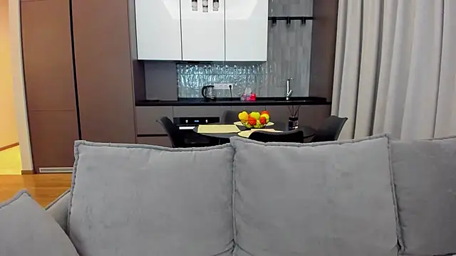 Snapshot of sexyangeloux chatting on December 19, 7:51 pm sexyangeloux online show from December 19, 7:51 pm