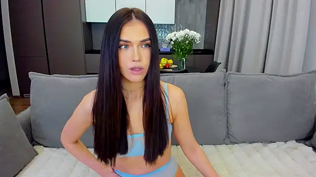 Snapshot of sexyangeloux chatting on January 13, 8:37 pm sexyangeloux online show from January 13, 8:37 pm