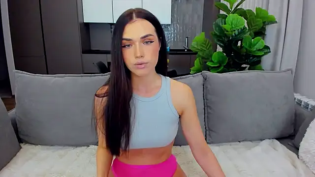 Snapshot of sexyangeloux chatting on February 8, 5:29 pm sexyangeloux online show from February 8, 5:29 pm