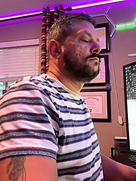 boytoyfrindles online show from October 24, 6:04 pm