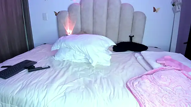 NaomiAsha online show from October 24, 11:23 pm