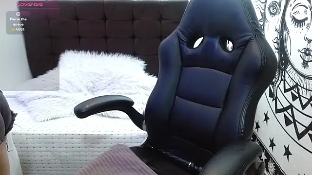 AlexandraJones  online show from February 16, 10:28 pm