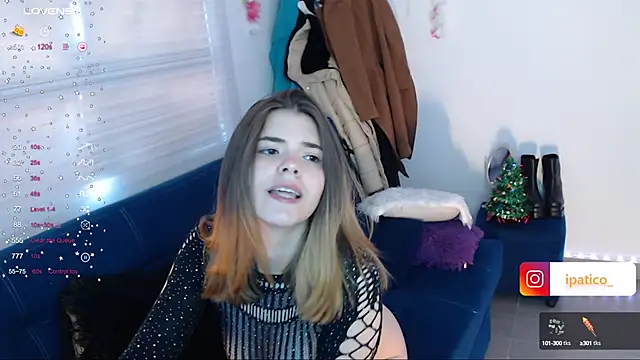 Snapshot of Alex_Camille chatting on December 11, 4:31 pm Alex Camille online show from December 11, 4:31 pm