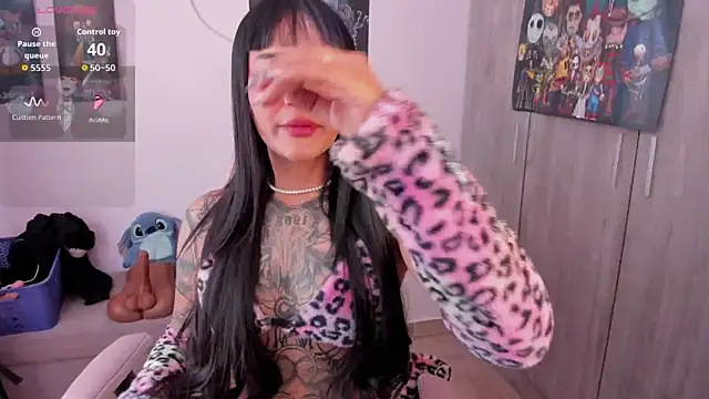 Snapshot of Sweet-bunny1 chatting on June 2, 2:52 pm Sweet-bunny1 online show from June 2, 2:52 pm