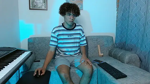 Snapshot of nickolas_moon chatting on January 13, 8:48 pm nickolas moon online show from January 13, 8:48 pm