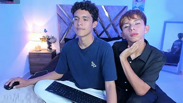Snapshot of nickolas_moon chatting on November 13, 6:18 pm nickolas moon online show from November 13, 6:18 pm
