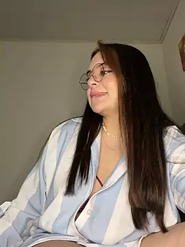 NatyOlson online show from June 28, 1:17 pm