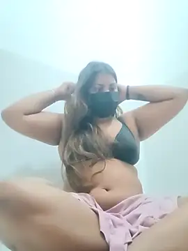 Hotmilfxox online show from December 9, 12:45 am