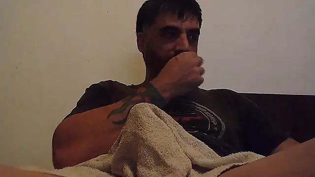 Snapshot of ozzypsico13 chatting on October 3, 2:30 am ozzypsico13 online show from October 3, 2:30 am