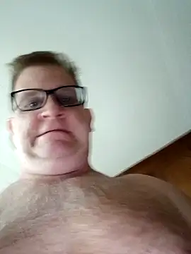 Snapshot of J83560Jason chatting on April 21, 12:34 am J83560Jason online show from April 21, 12:34 am
