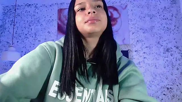 Snapshot of Zoee_babygirl chatting on January 4, 12:59 pm Zoee babygirl online show from January 4, 12:59 pm