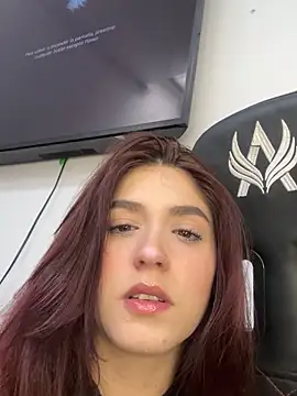 Snapshot of AnnyCherry_ chatting on February 11, 9:53 pm AnnyCherry online show from February 11, 9:53 pm