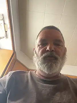 Snapshot of Frenchpoo chatting on February 16, 5:09 pm Frenchpoo online show from February 16, 5:09 pm