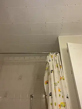 Snapshot of Frenchpoo chatting on March 1, 11:51 pm Frenchpoo online show from March 1, 11:51 pm