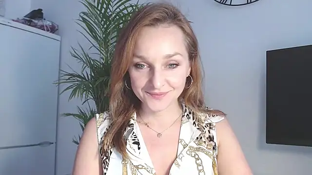 Snapshot of AliciaDesire chatting on February 5, 2:11 pm AliciaDesire online show from February 5, 2:11 pm