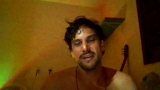 Snapshot of couplemilk chatting on April 13, 4:51 am couplemilk online show from April 13, 4:51 am