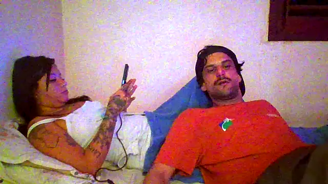 Snapshot of couplemilk chatting on April 21, 2:04 am couplemilk online show from April 21, 2:04 am