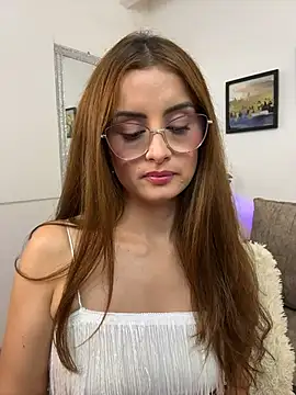 Snapshot of MiaaLoren chatting on April 30, 9:08 pm MiaaLoren online show from April 30, 9:08 pm