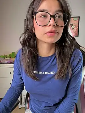 Adriennesexxx online show from February 6, 10:46 pm