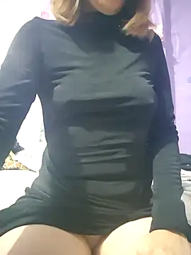 Snapshot of Lunababymylove chatting on January 17, 3:00 am Lunababymylove online show from January 17, 3:00 am