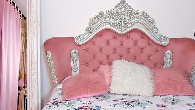 Snapshot of AngelineConnor chatting on February 8, 4:14 am AngelineConnor online show from February 8, 4:14 am