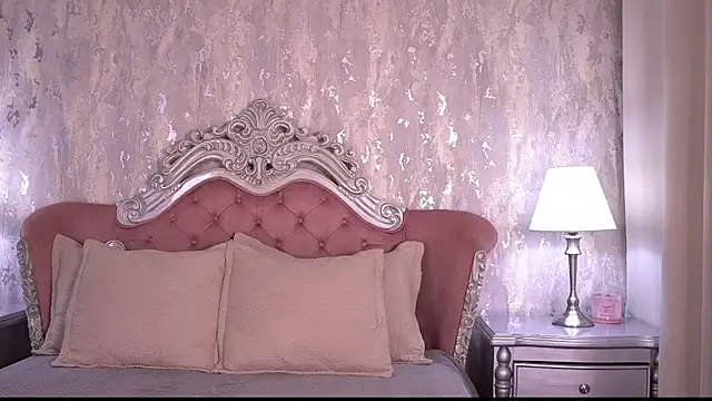 AngelineConnor online show from July 24, 10:30 pm