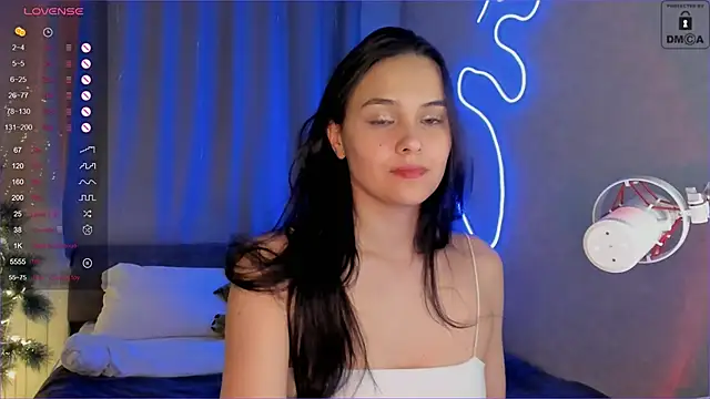 Snapshot of _Sweetie_ chatting on December 23, 1:03 pm Sweetie online show from December 23, 1:03 pm