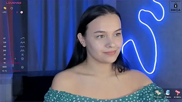 Snapshot of _Sweetie_ chatting on February 4, 12:22 pm Sweetie online show from February 4, 12:22 pm